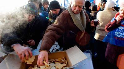 При нынешнем политическом курсе, народ в России останется бедным