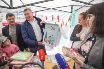 Более 27 млн. бюджетных рублей потратят на подарки новорожденным вологжанам