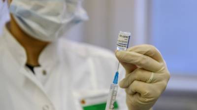 Вакцинация от COVID-19 может стать для россиян регулярной