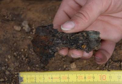 Археологи обнаружили загадочное захоронение с "сокровищами", которому 1600 лет