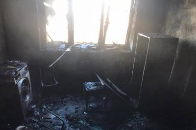 Четыре человека спасли из горящего жилого дома в Ростове