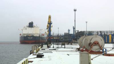 Белорусские нефтепродукты начали поставлять в российские морские порты
