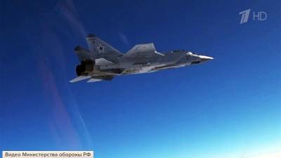 Истребитель МиГ-31БМ не дал условному нарушителю проникнуть в воздушное пространство России