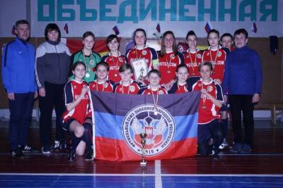 Женская сборная ДНР по футболу получила бронзу международного турнира