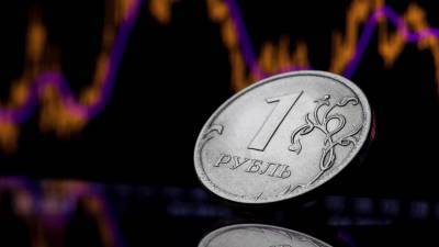Рубль растёт к евро и снижается к доллару