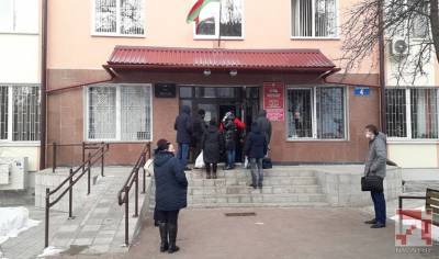 В Ленинском суде Могилева задержали мужчину с ножом