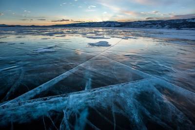 Россиянин собрался проплыть подо льдом Байкала