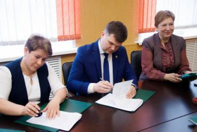 «Лузалес» подписал соглашение о соцпартнерстве с Прилузским районом на 2021 год