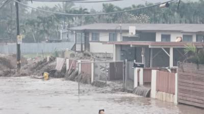 Власти призвали жителей районов к северу от Гонолулу к эвакуации из-за наводнения