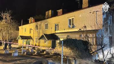 Двое малолетних детей и женщина погибли при пожаре на Кубани