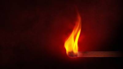 Женщина и двое детей погибли при пожаре на Кубани из-за сигареты