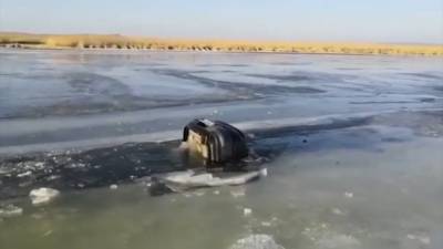 В Приморье семья утонула, провалившись под лед на автомобиле