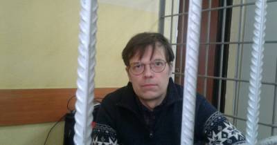 Правозащитника Эрнеста Мезака задержали в аэропорту Сыктывкара