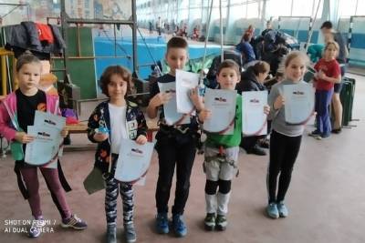 Юные спортсмены покорили высоты чемпионата Донецка по скалолазанию