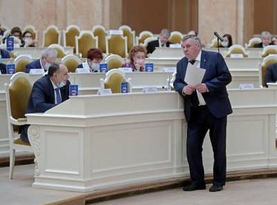 Комиссия по этике Заксобрания Петербурга рассмотрит ситуацию вокруг Максима Резника