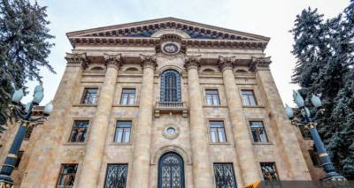 Руководитель аппарата парламента Армении Тигран Галстян подал заявление об отставке