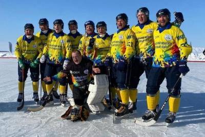 Команда «ММТП» победила в турнире по хоккею с мячом на призы СУЭК на льду Байкала