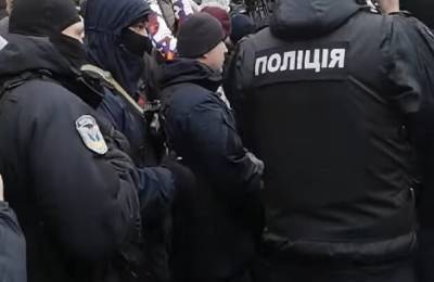 Вооруженный до зубов подросток разгуливал под Одессой: "Приобрел в интернете"