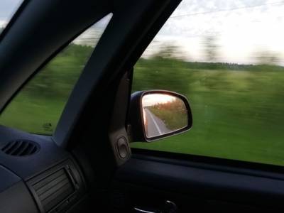 Дефект в автомобильном зеркале озолотил петербурженку в многомиллионом иске