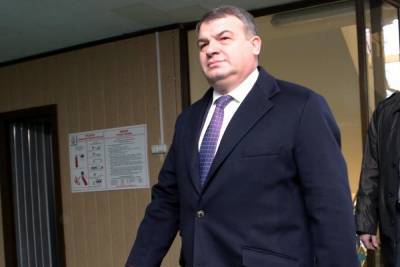 Сердюков засудил соседа из-за долгов по коммуналке