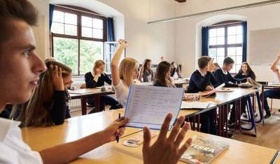 В большинстве стран Европы возобновились очные школьные занятия