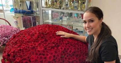 Загитова опубликовала видео с букетом из 1001 розы за 160 тыс. рублей