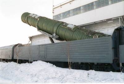 Ядерный экспресс: в Сети показали редкие кадры советской ядерной ракеты