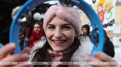 ФОТОФАКТ: Студенты из 15 стран празднуют Масленицу в Витебске