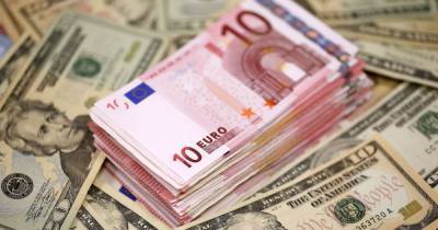 Курс валют на 11 марта: сколько стоят доллар и евро