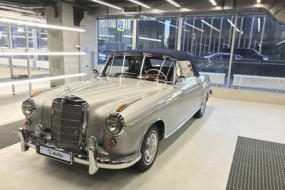 В Москве продают редкий коллекционный кабриолет Mercedes-Benz W128 1959 года