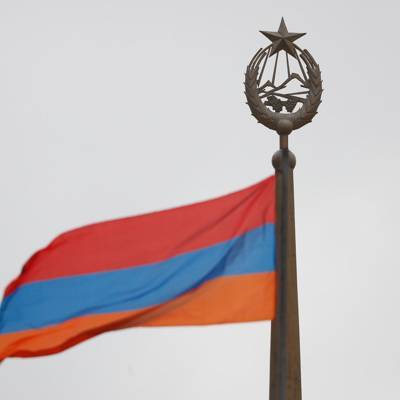 Шойгу обсудил по телефону с коллегой из Армении военное сотрудничество