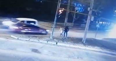 Львовские полицейские оштрафовали пешехода, которого сбила машина (видео)