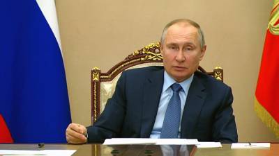 Путин: тех, кто хочет провести отпуск за рубежом, удерживать не будем