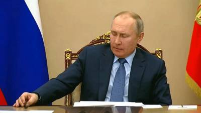 Путин заявил, что никто не будет "искусственно" удерживать желающих отдохнуть за рубежом россиян