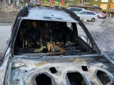 "С нами бог и полное КАСКО". Под Одессой сожгли автомобиль семьи активистов