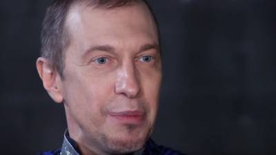 Критик Соседов в эфире ток-шоу "Место встречи" устроил скандал из-за певицы Манижи