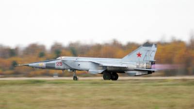 Уникальный перехватчик: какую роль сыграл советский МиГ-25 в развитии отечественной боевой авиации