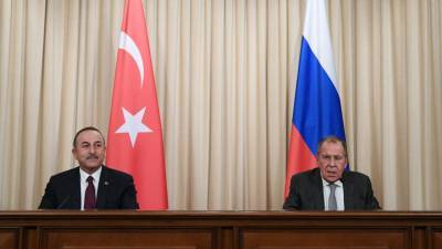 Главы МИД России и Турции встретились для переговоров в аэропорту Катара