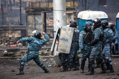 Калечили и убивали украинцев: сколько экс-беркутовцев теперь служат в белорусской милиции