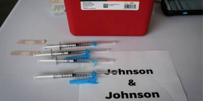 США закупят еще 100 млн доз вакцины против COVID-19 от Johnson & Johnson