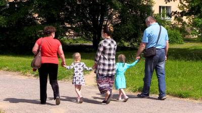 Минтруд РФ разработает новые правила предоставления выплат на детей