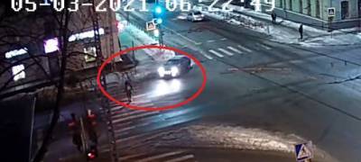 В Петрозаводске автомобилист сбил женщину на переходе (ВИДЕО)