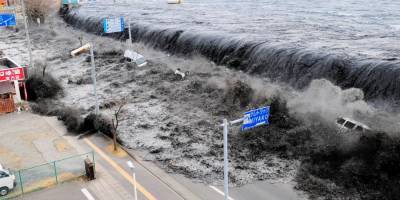 «Мартовский холод и запах бездны». 10 лет назад цунами и землетрясение в Японии разрушили тысячи жизней — факты и воспоминания о катастрофе
