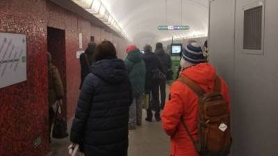 На станции метро «Маяковская» в Петербурге задымление