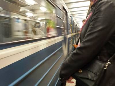 Коллапс в метро Петербурга продолжается: закрыта «Василеостровская»