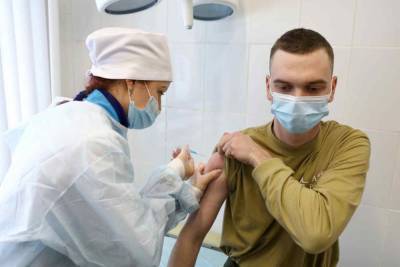 Четвертую российскую вакцину от коронавируса могут зарегистрировать в ближайший месяц