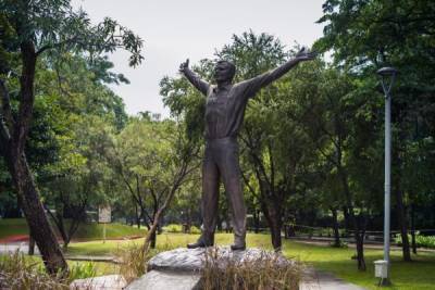Памятник Гагарину установили в Индонезии