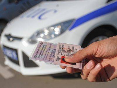В Башкирии арестованы гаишники за выдачу незаконных водительских прав