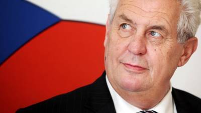 Президент Чехии: Люди умирают из-за отказа Минздрава от российской вакцины