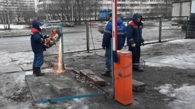 Уральцы пожаловались на появление платных парковок бизнесменов в Екатеринбурге
